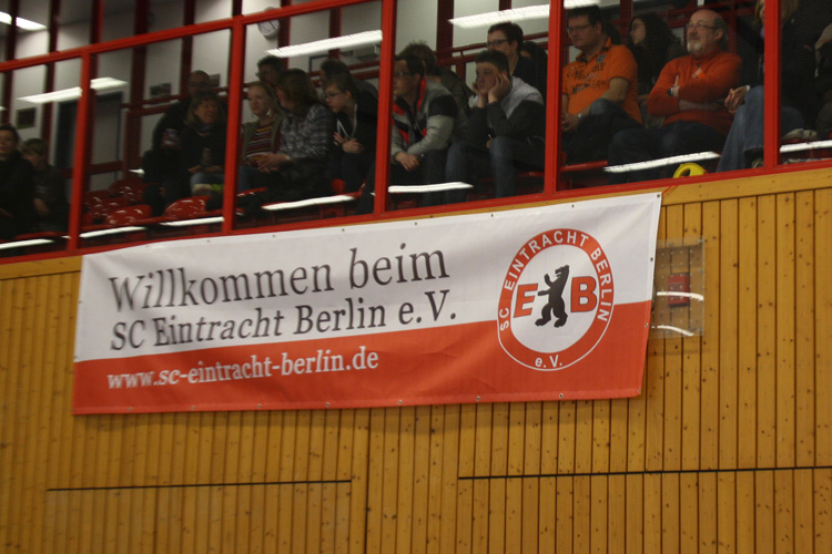 SCE-Banner im Einsatz in der Halle